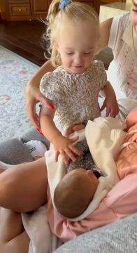Baby meets baby - video_2023-07-03_18-22-52